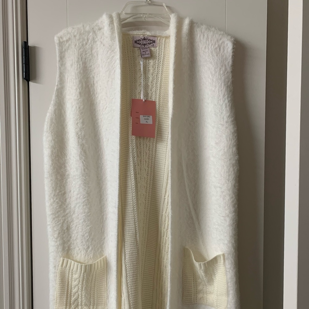 White sleeveless cardigan